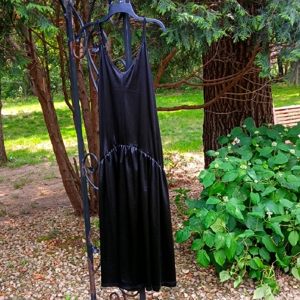 Elegant Satin Feel Black Sleeveless Maxi Dress Size Large